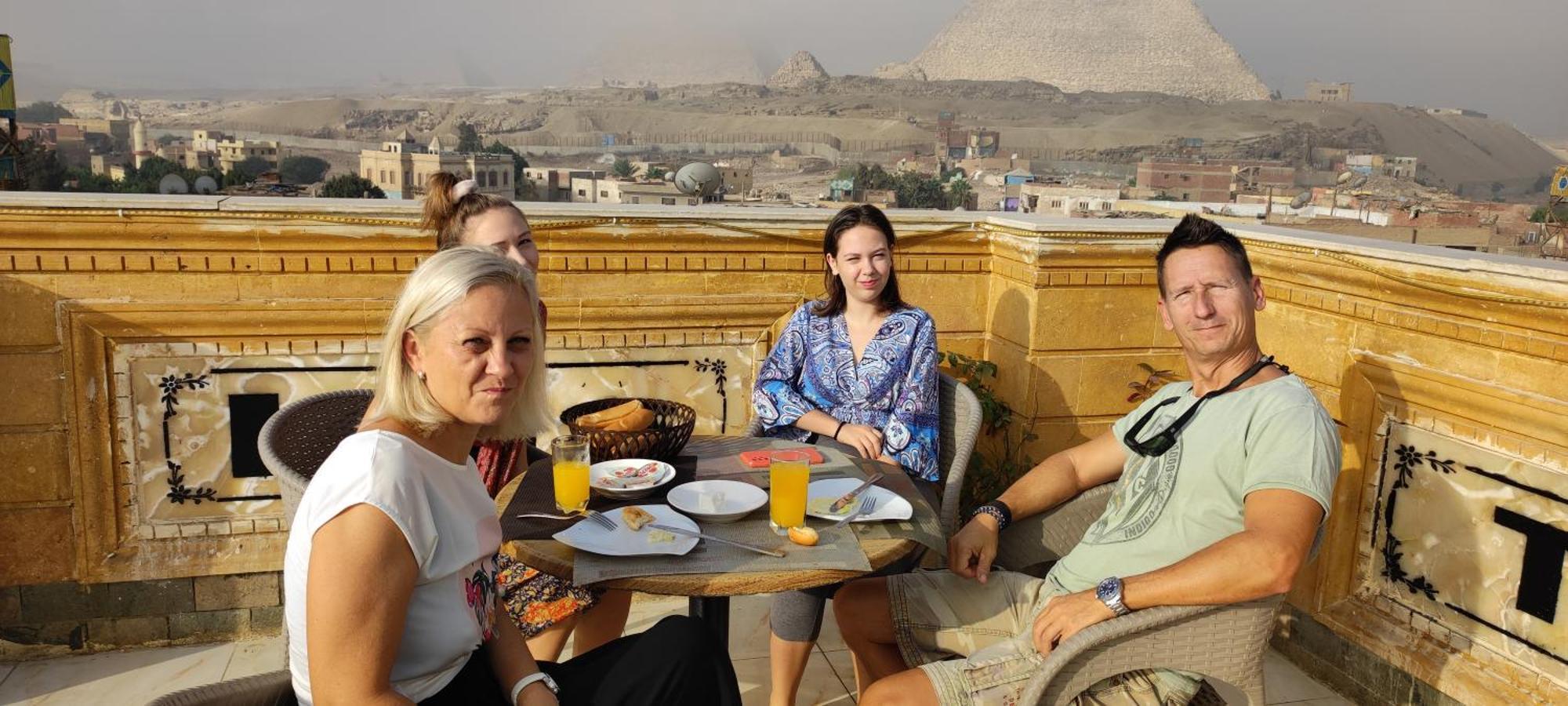 Pyramids Kingdom - Guest House Kafret el-Gabal Exterior photo